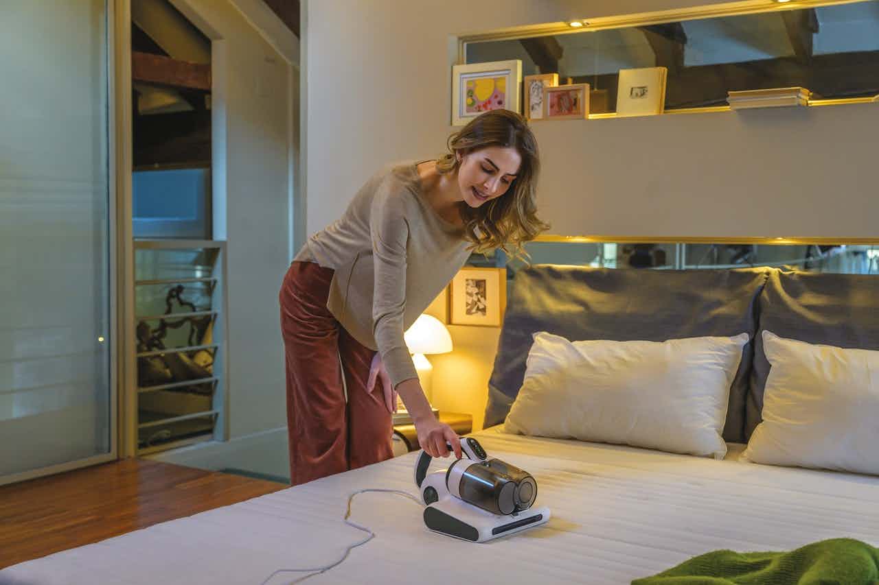 6 reasons you need the Hoover 4-in-1 Corded Handheld UV Mattress Vacuum Cleaner