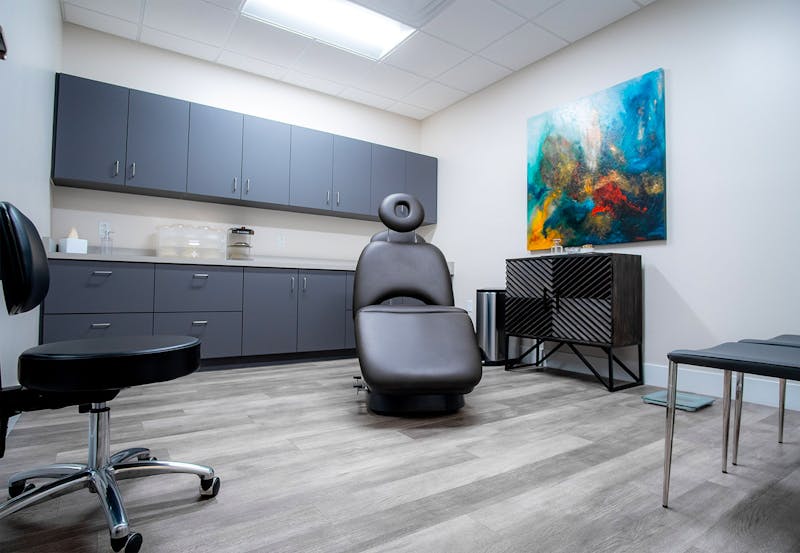 Examination room at Repta's plastic surgery