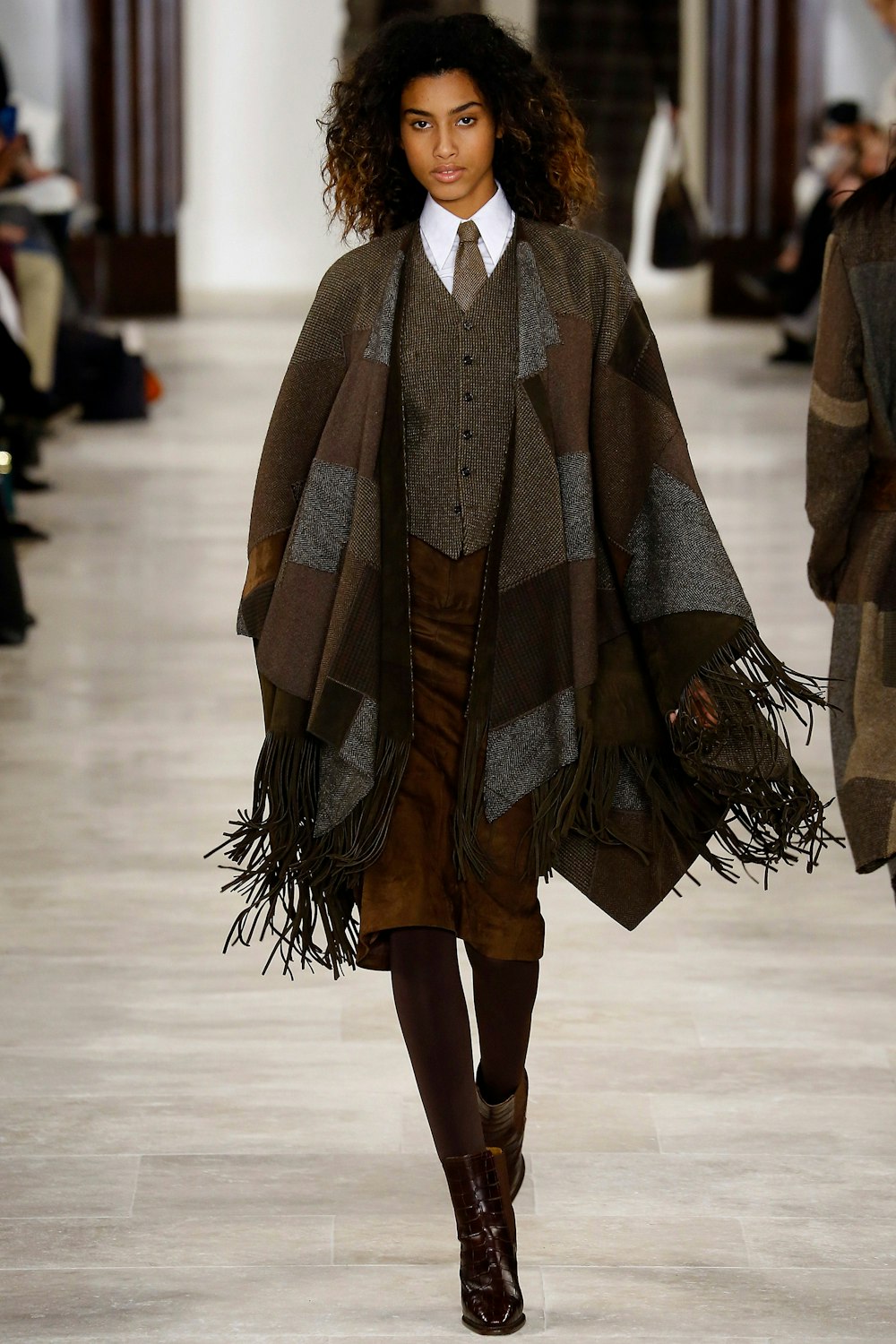 A Comprehensive Guide to the Academia Aesthetic Dark Academia Fashion