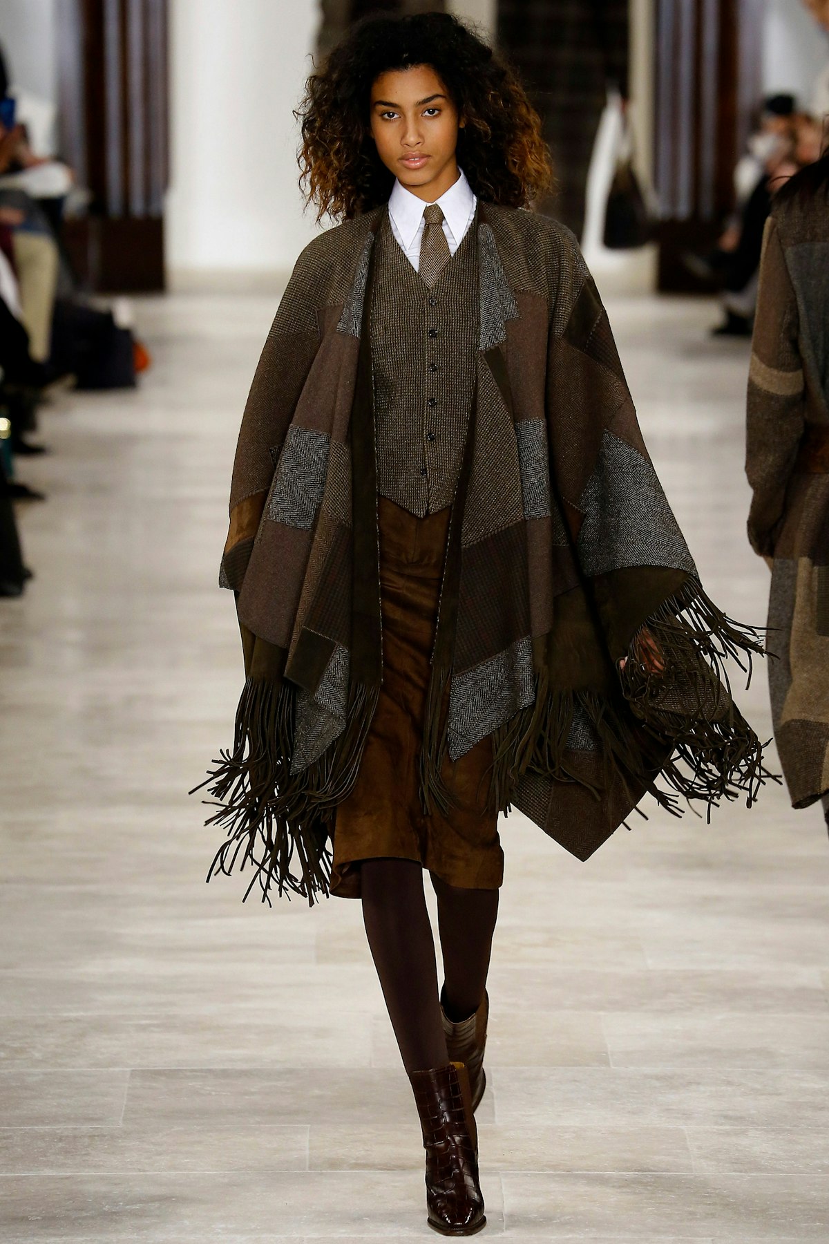 A Comprehensive Guide to the Academia Aesthetic – Dark Academia Fashion