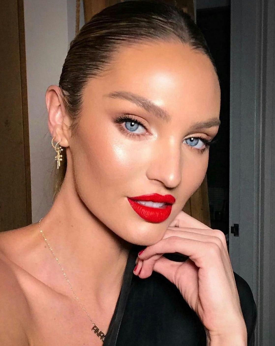 Skull Makeup Red Lips: Bold Beauty With Dark Elegance