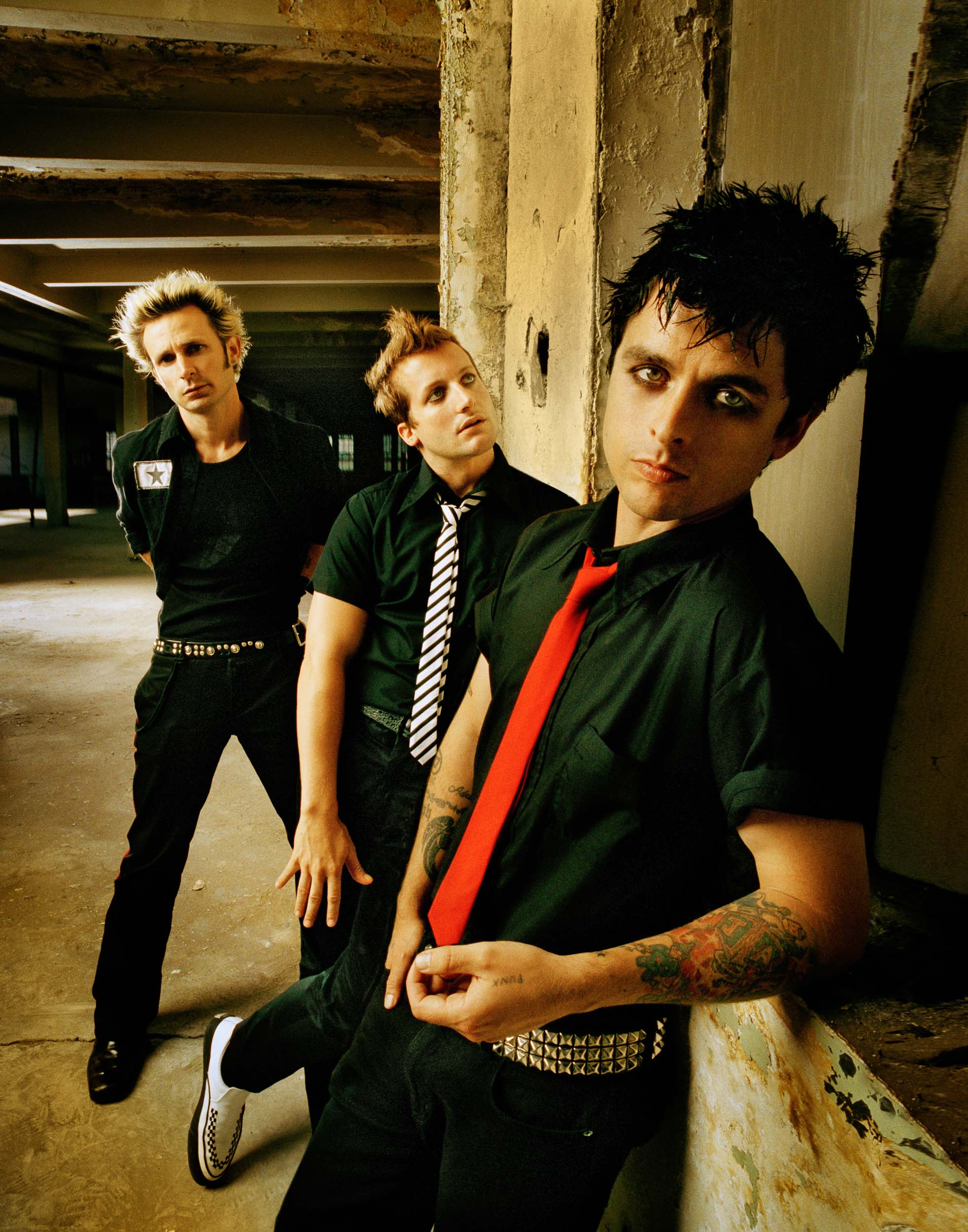 Текст песни панк волна. Группа Green Day. Группа Green Day 2021. Группа Green Day 2004. Green Day фото группы.