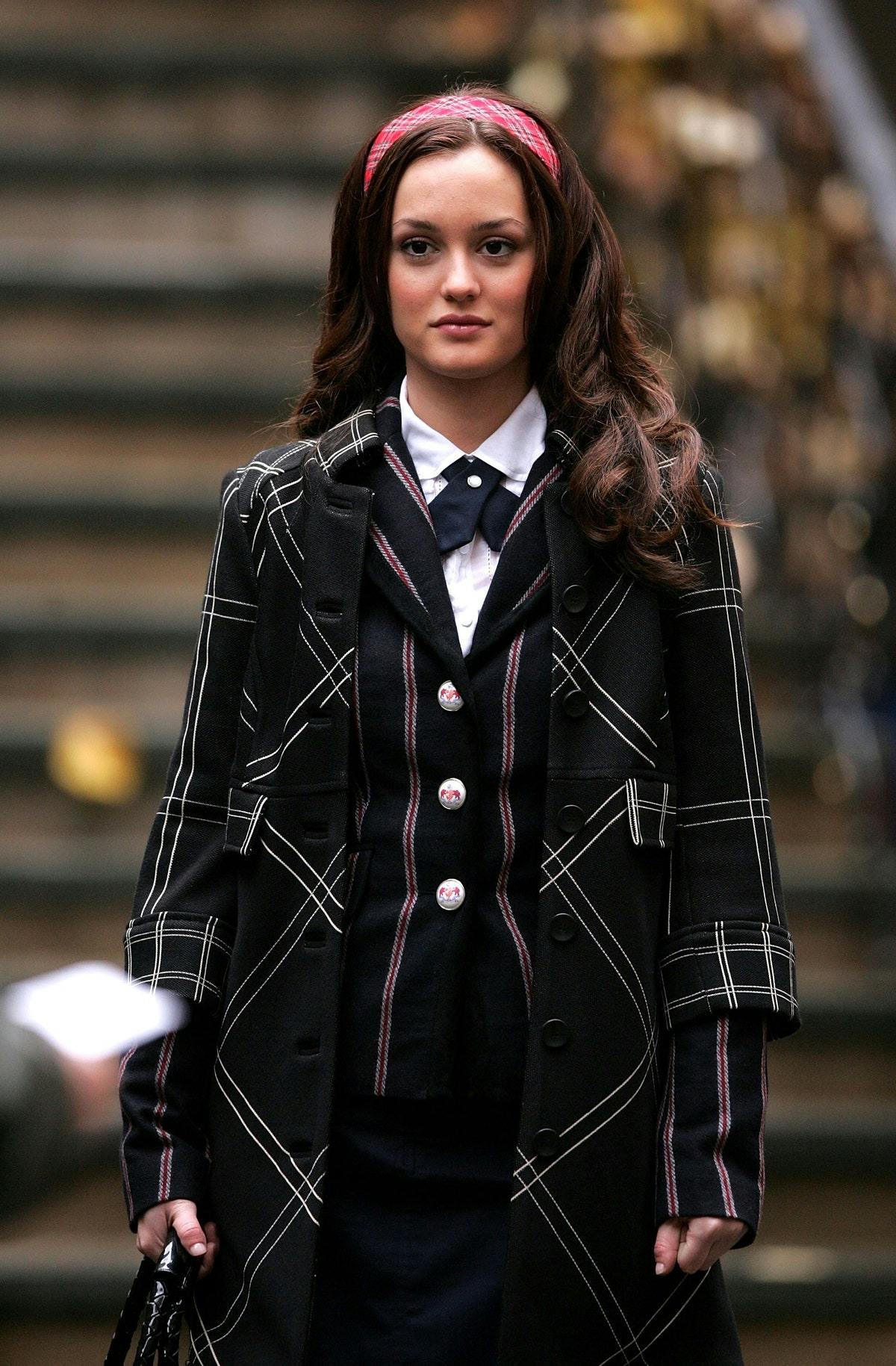 25 Outfits From The Original Gossip Girl Worth Recreating Tv Fashion Blair Waldorf Ser