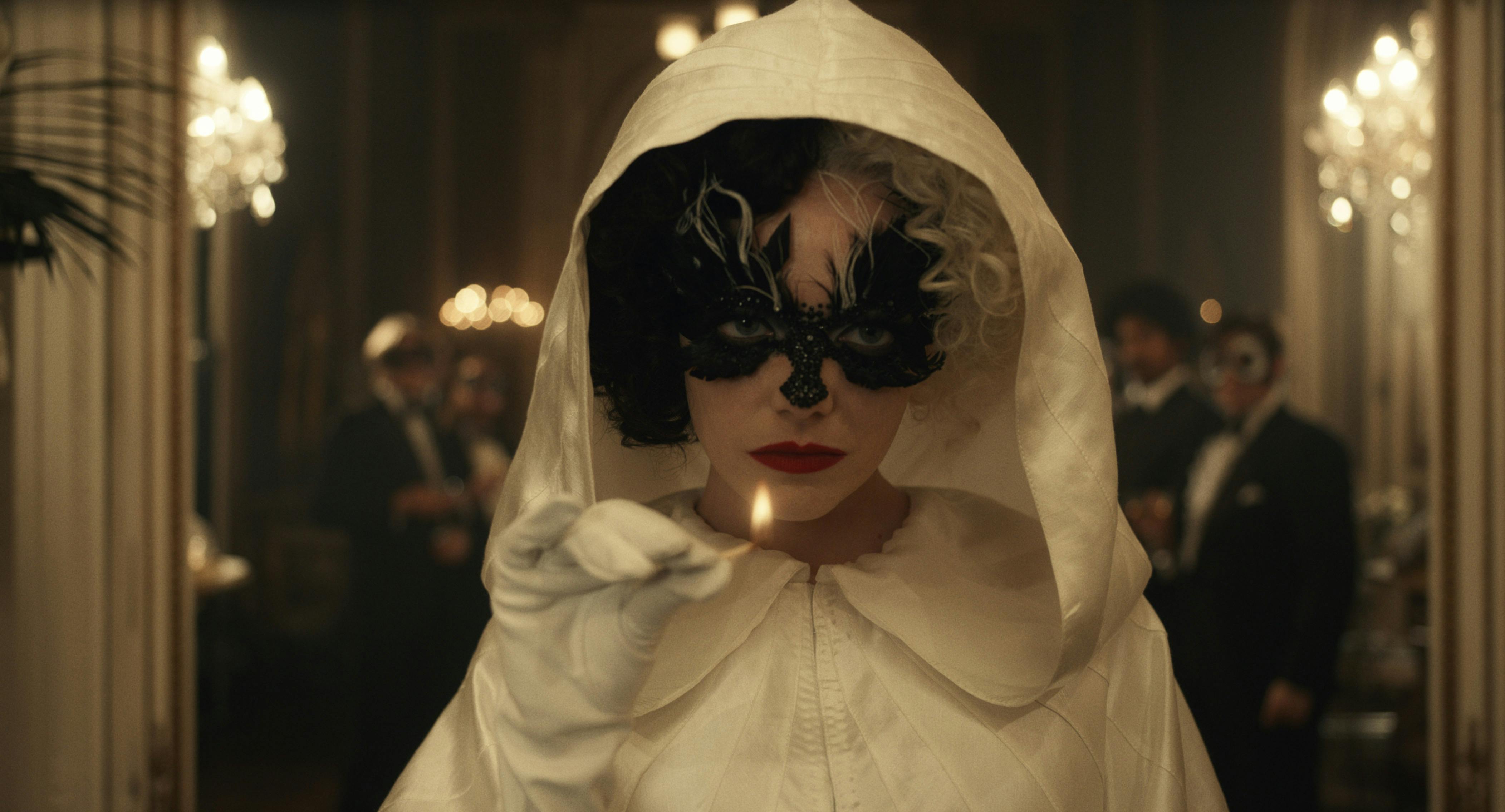 Emma Stone Stars As Cruella De Vil In Trailer For Upcoming Disney Movie Movies Films Dis