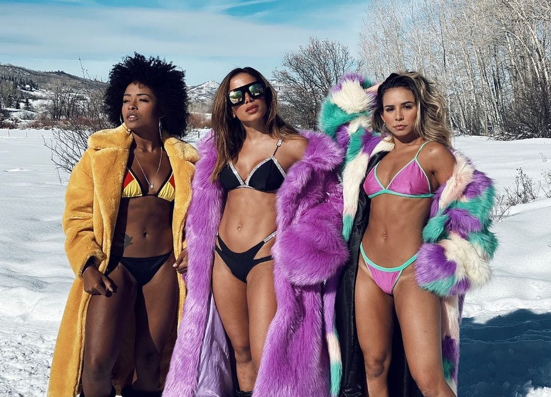 Make a bed Purchase In need of Wearing Bikinis in the Snow is the Latest Celebrity Instagram Trend -  Models Bikinis Winte