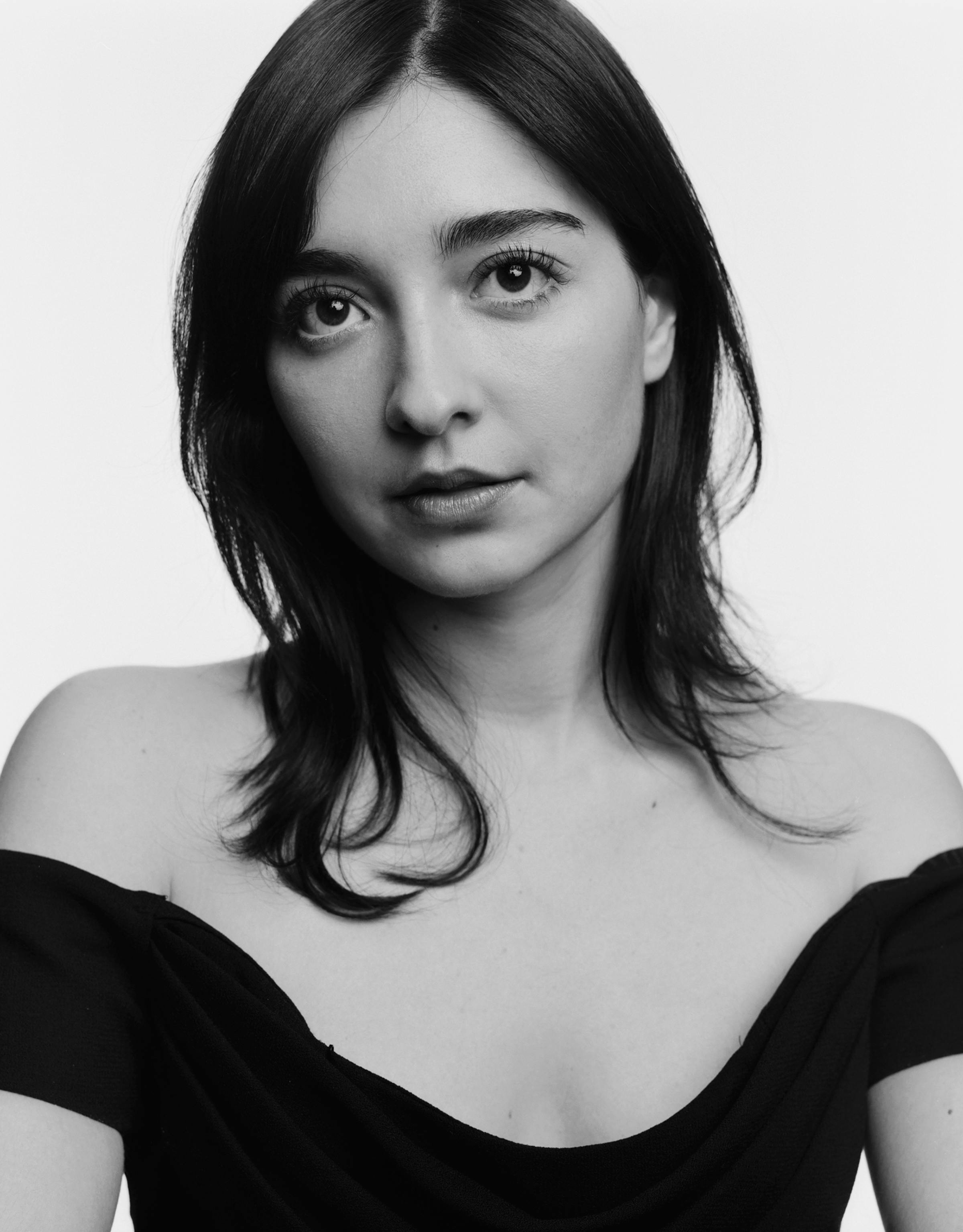 A Family S Financial Crisis Breeds Comedy In Artist Amalia Ulman S El Planeta Amalia U