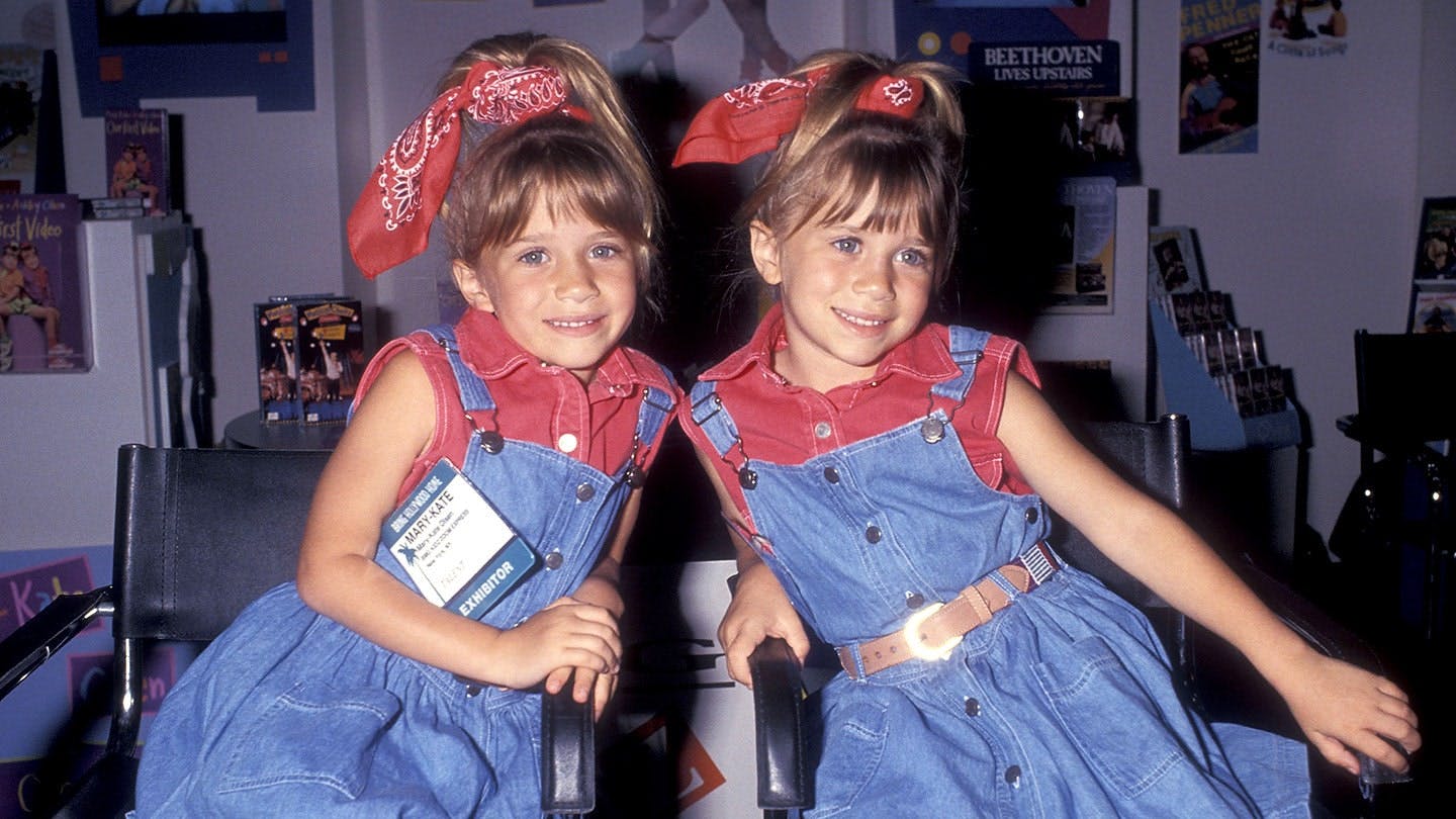 Olsen Twin See Their Looks from '90s to Today - Fashion Evolution