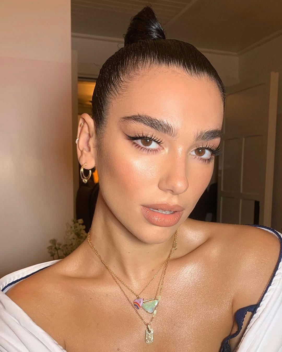 How to Get the Instagram-Favorite Soap Brow Trend - Feathered Eyebrows  Beauty Trend