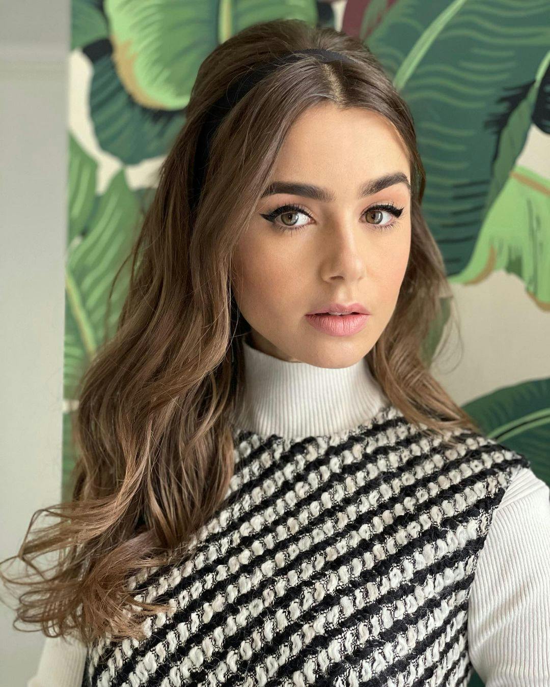 Lily Collins Best Beauty Looks — Lily Collins Instagram Eyebrows Emily in  Paris
