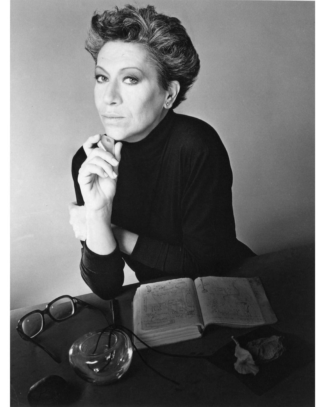 Elsa Peretti, Star Designer for Tiffany & Company, Dies at 80 - The New  York Times