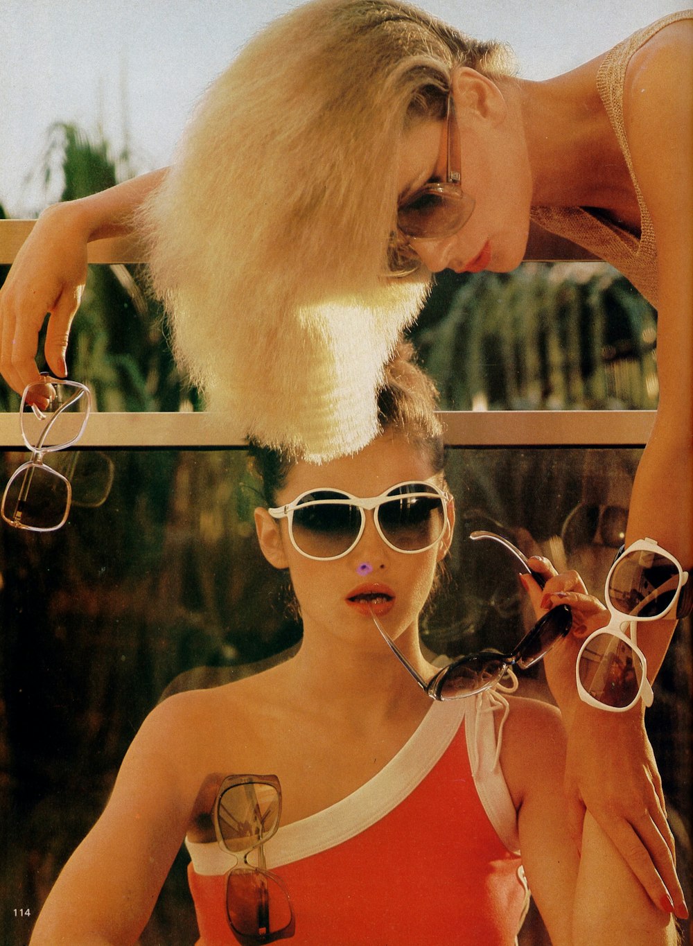 Huge 70s Sunglasses Are Back Eyewear Trend 2021 Huge 70s Sunglasses Are Back Eyewear Trend 2021