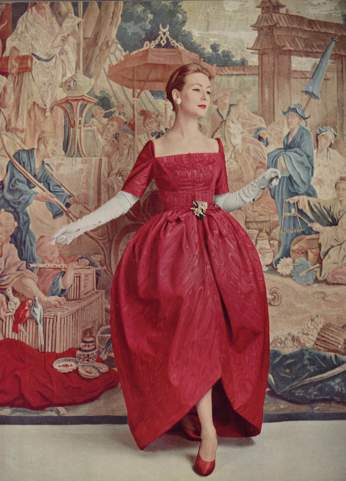 Cristóbal Balenciaga's Signature Looks - Balenciaga Dresses Sack