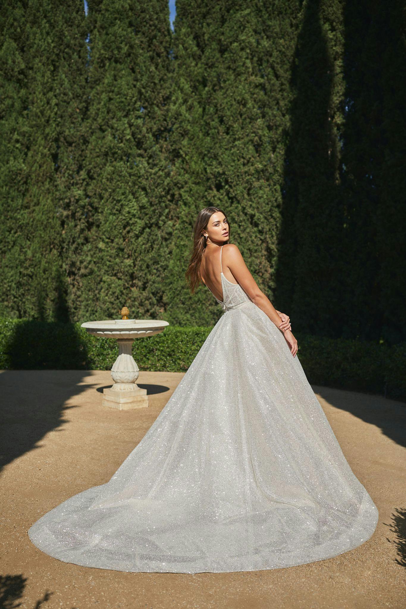 How To Navigate Wedding Dress Shopping During The Pandemic Online Bridal Shopping Tips