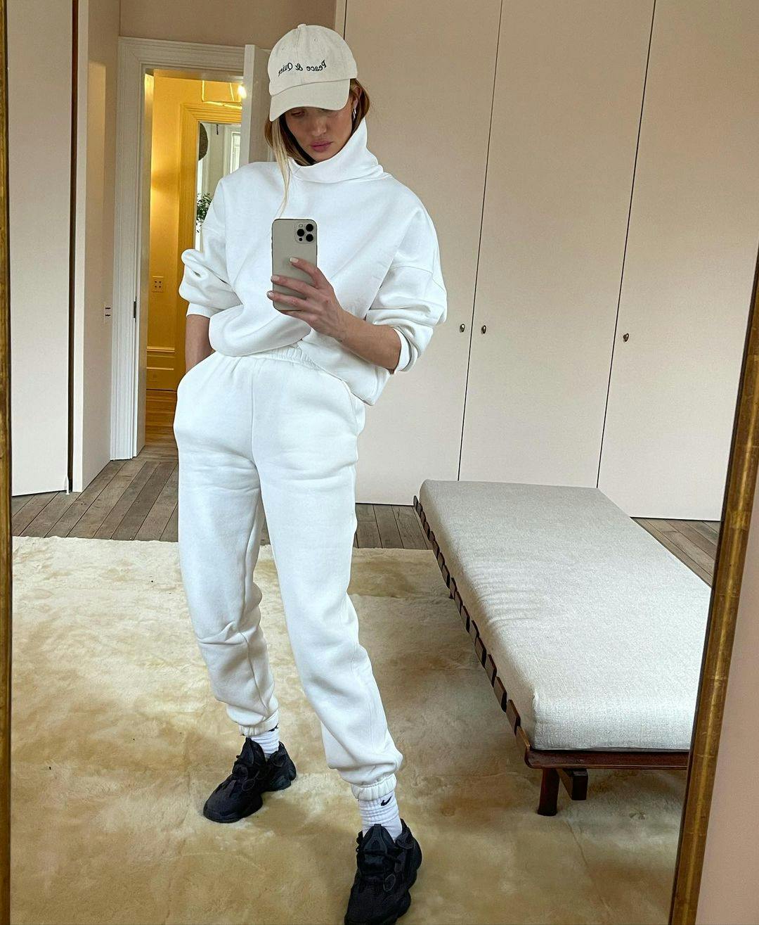 The 6 Chicest Hat Trends For Winter 21 Bucket Hat Baseball Cap Beanie