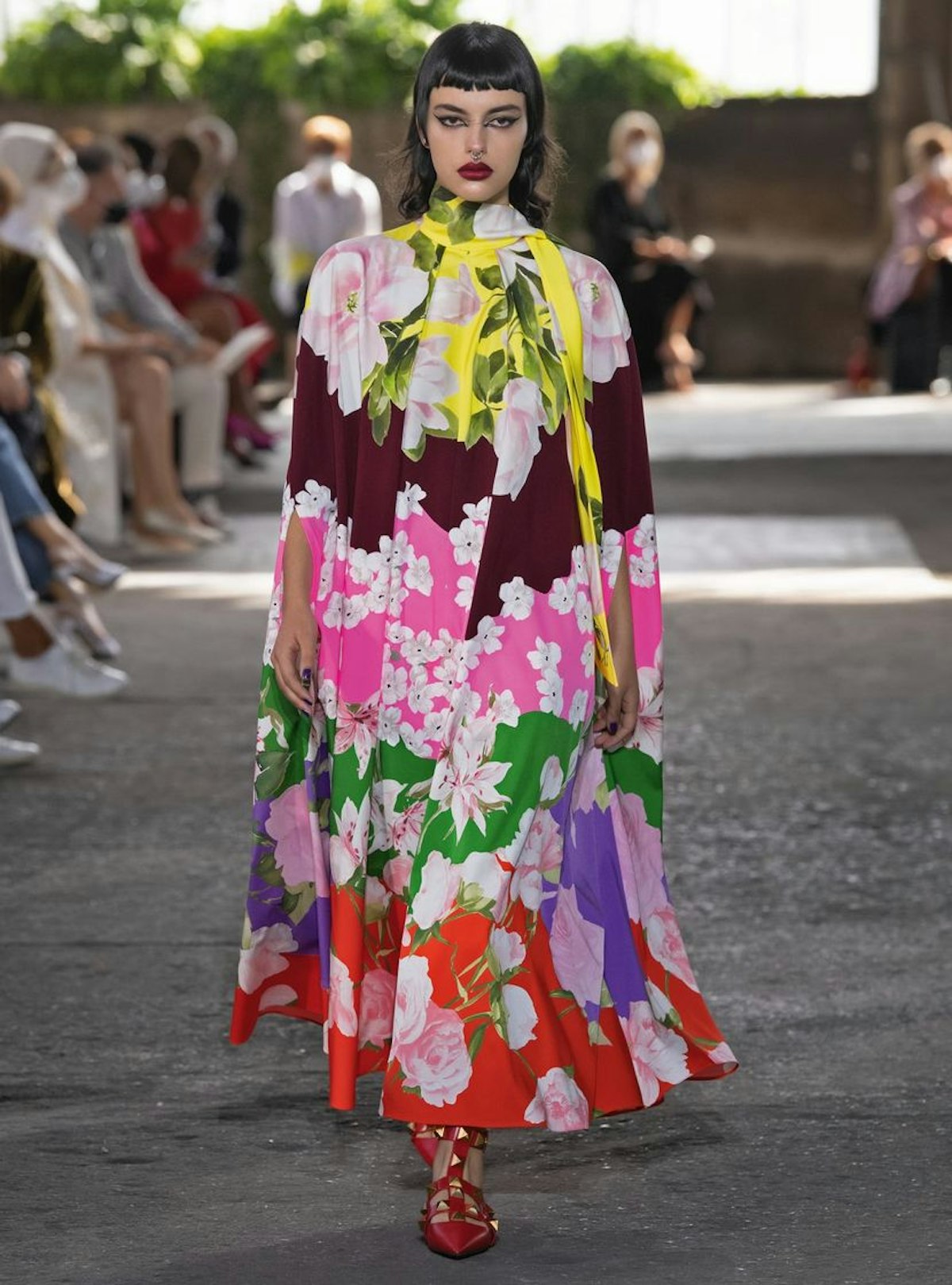 According to the Runways, Maximal Prints are in This Spring - Bold ...