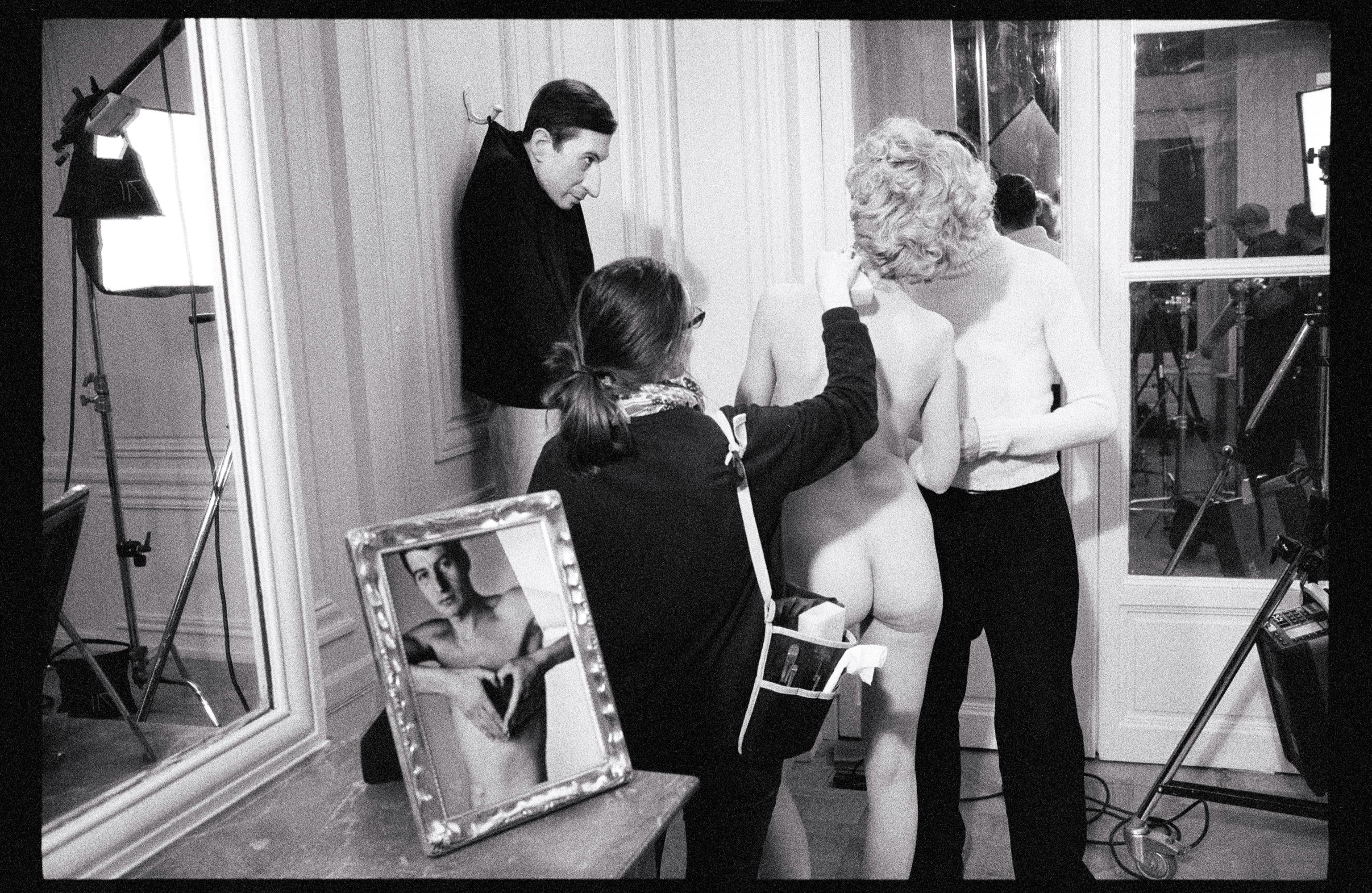 Behind-the-scenes "(after Cattelan)"