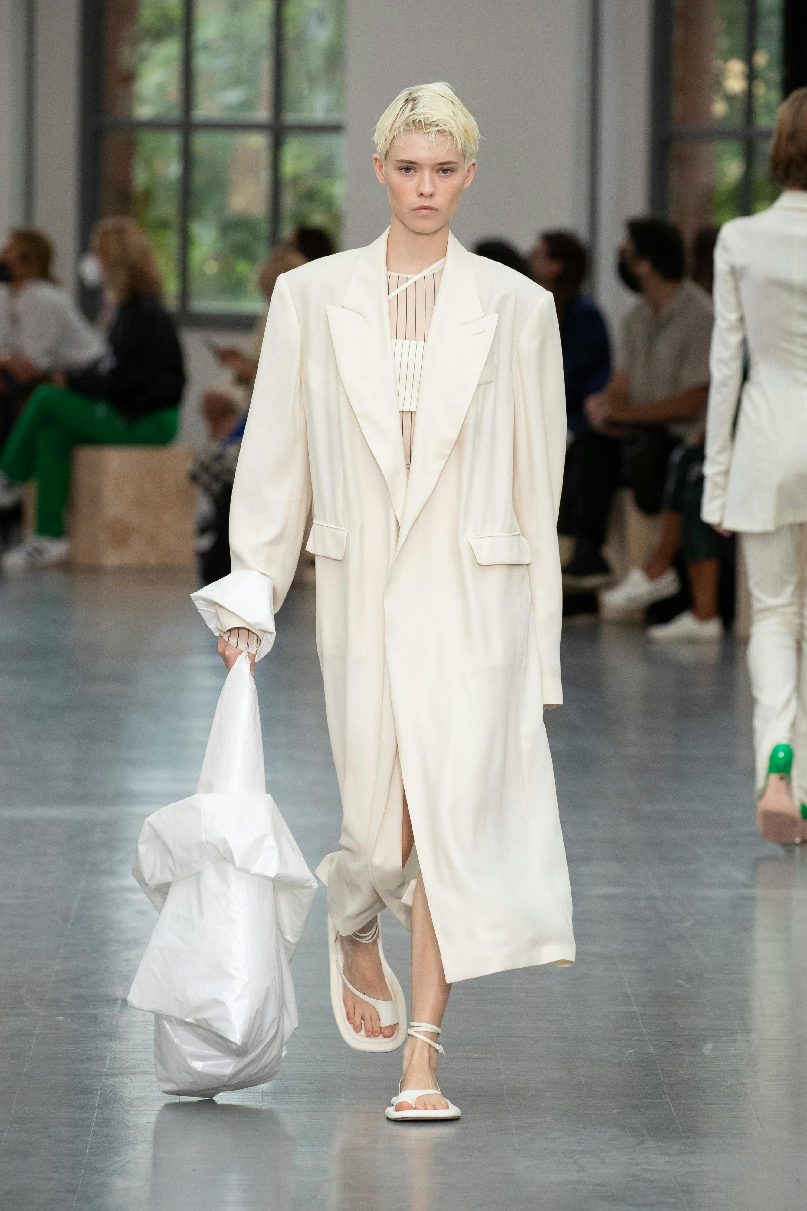 fashionable dresses 2021 16 Stylish Dresses to Shop This September