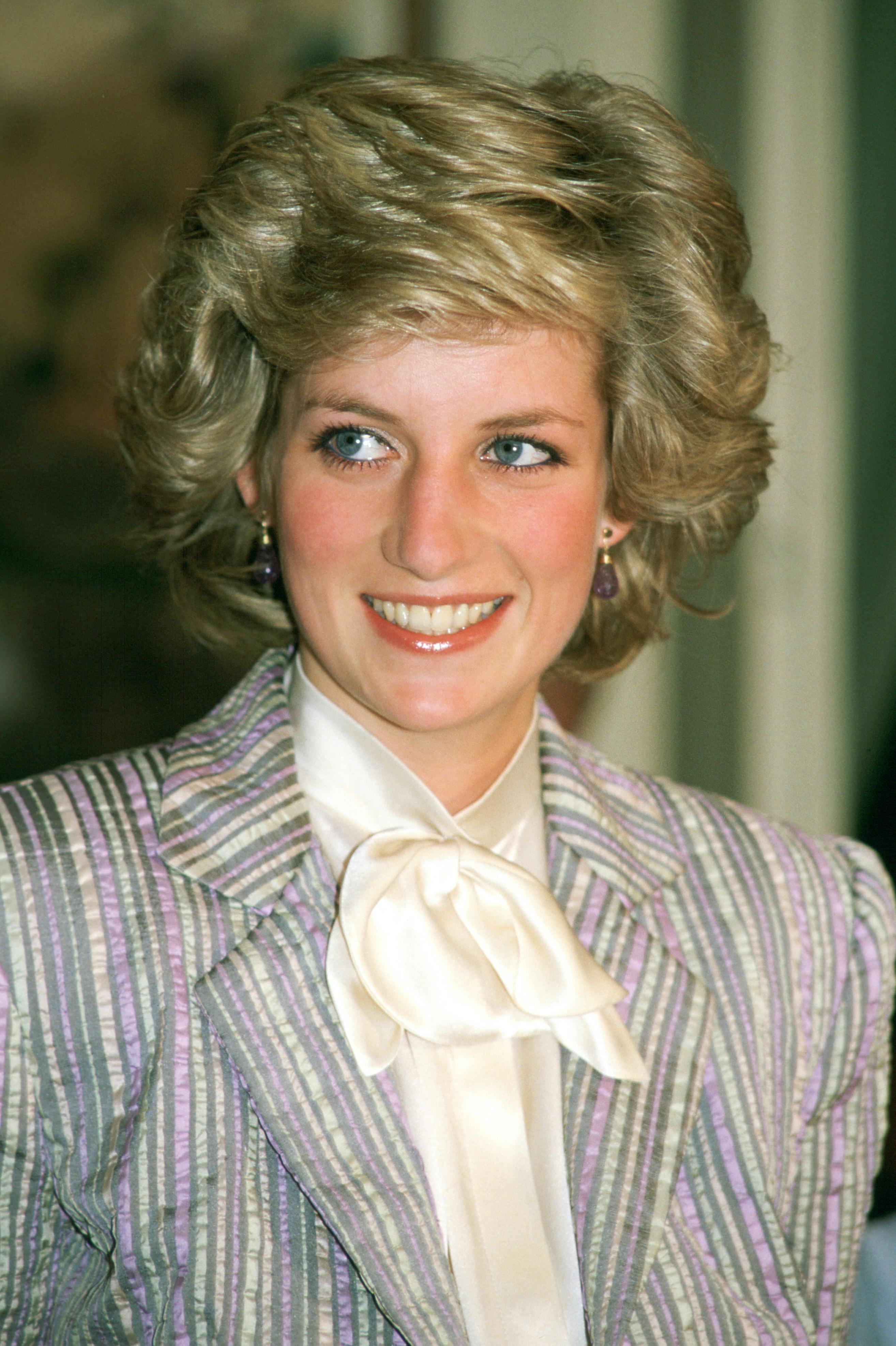 Princess Diana's Haircut Goes Viral on TikTok - Princess Diana Hairstyle  Tiktok Tutorial
