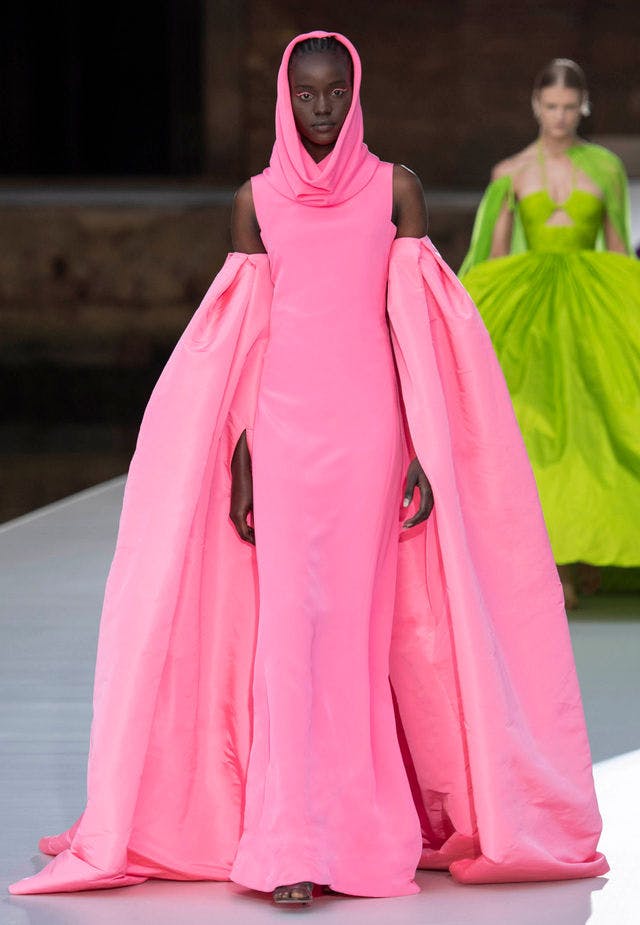 See Every Look From Valentino S Fall Winter 2021 Haute Couture Show Photos Video