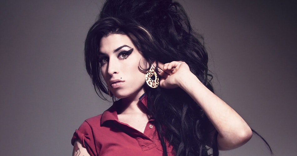How Amy Winehouse's Got Her Iconic Hair - Amy Winehouse Hairstyle  Hairdresser Alex Foden