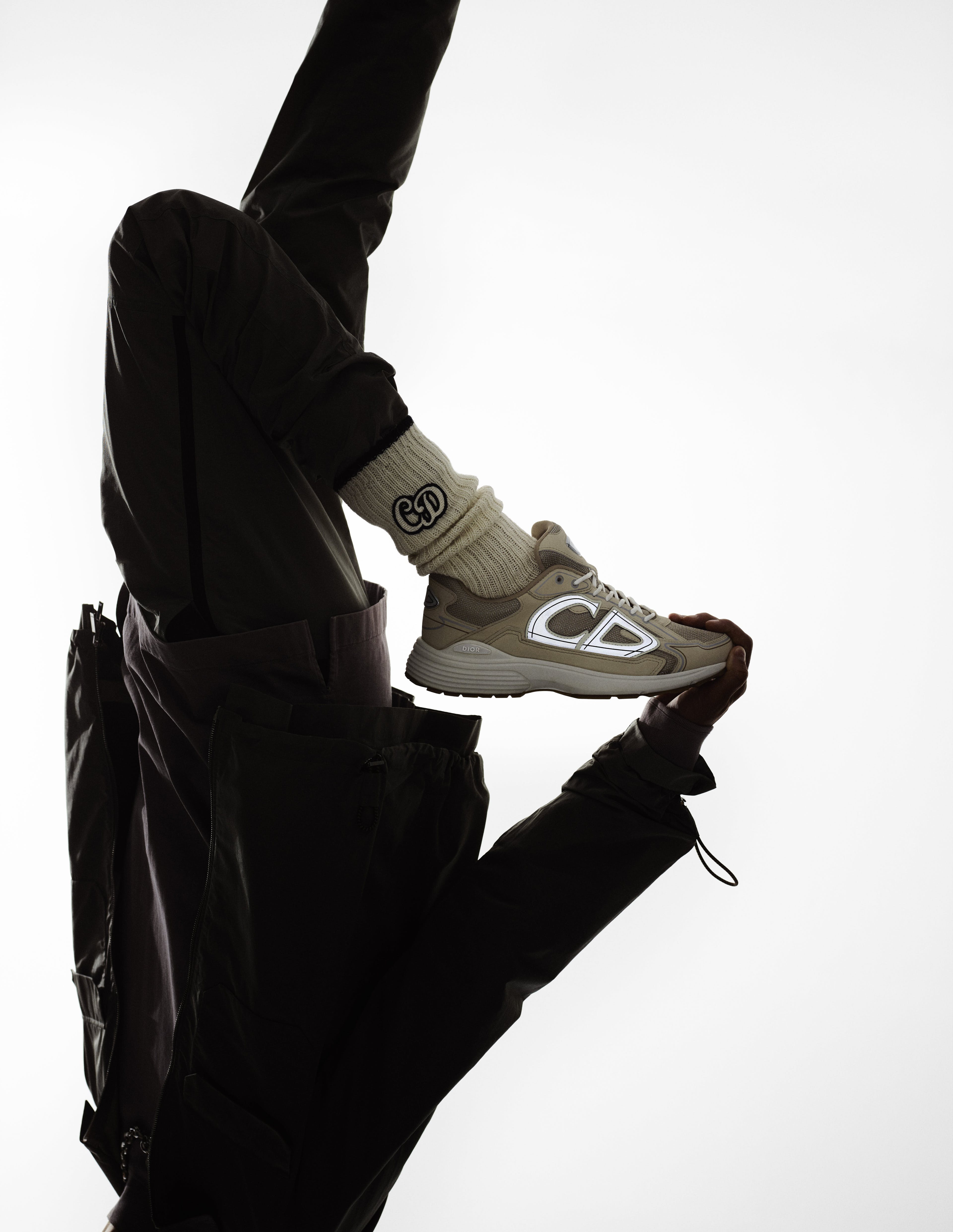You Must See Dior's Men's B30 Sneakers — Dior Men Spring/Summer 2022 Shoes  Kim Jones