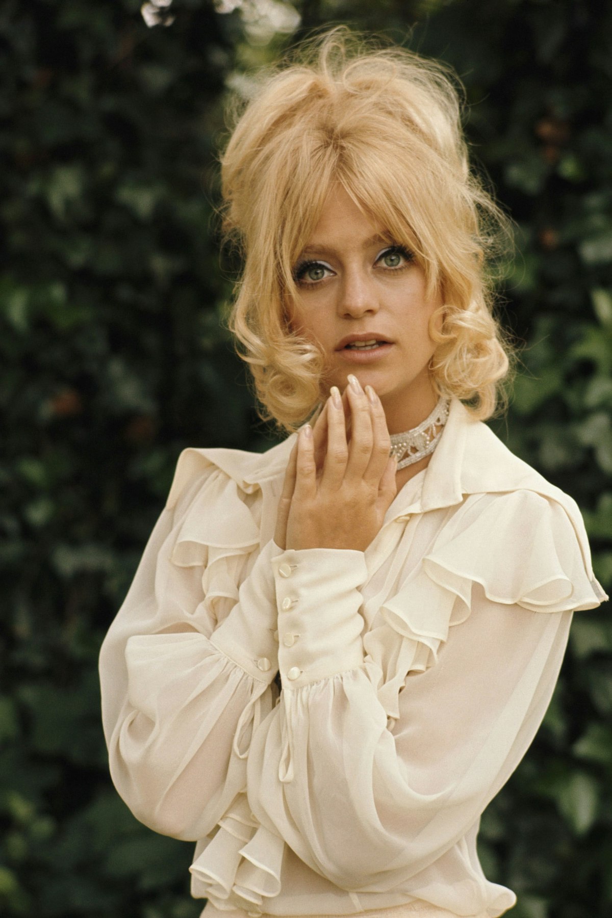 goldie hawn overboard gold dress Goldie Hawn as Joanna Stayton/ Annie in 'Overboard' Designed by Wayne  Finkleman  Film Costume Collection