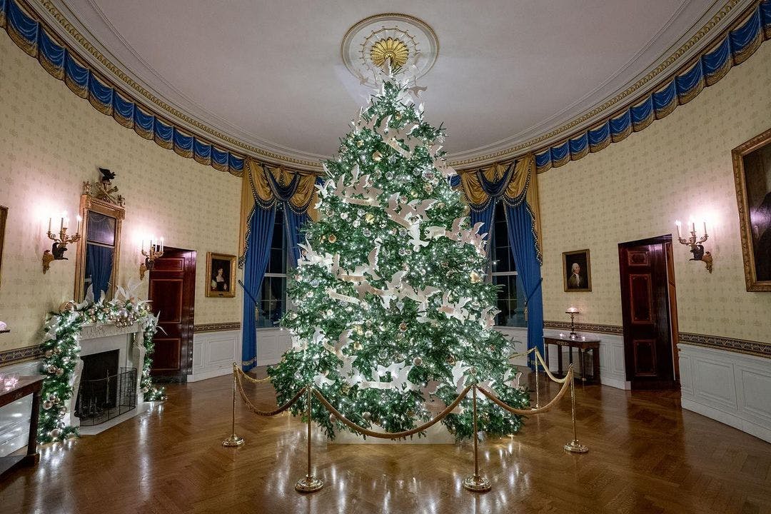 Kendrick Mansion Christmas 2022 Jill Biden Unveils 2021 White House Christmas Decorations — Joe Biden  President First Lady