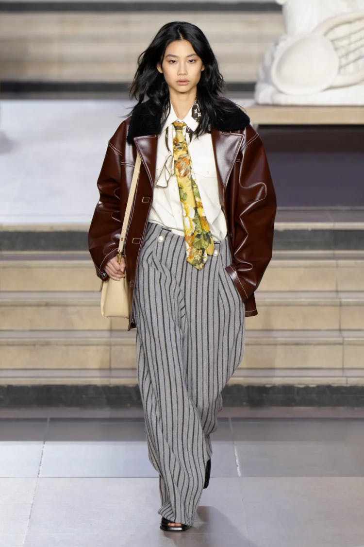 HoYeon Jung Opens Louis Vuitton's Fall/Winter 2022 Show — Runway Photos PFW