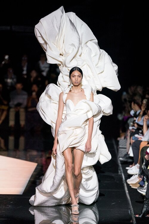 Iconic Finale Bridal Looks Vivienne Westwood Chanel Wedding Dresses Gowns Iconic Finale Bridal Looks Vivienne Westwood Chanel Wedding Dresses Gowns