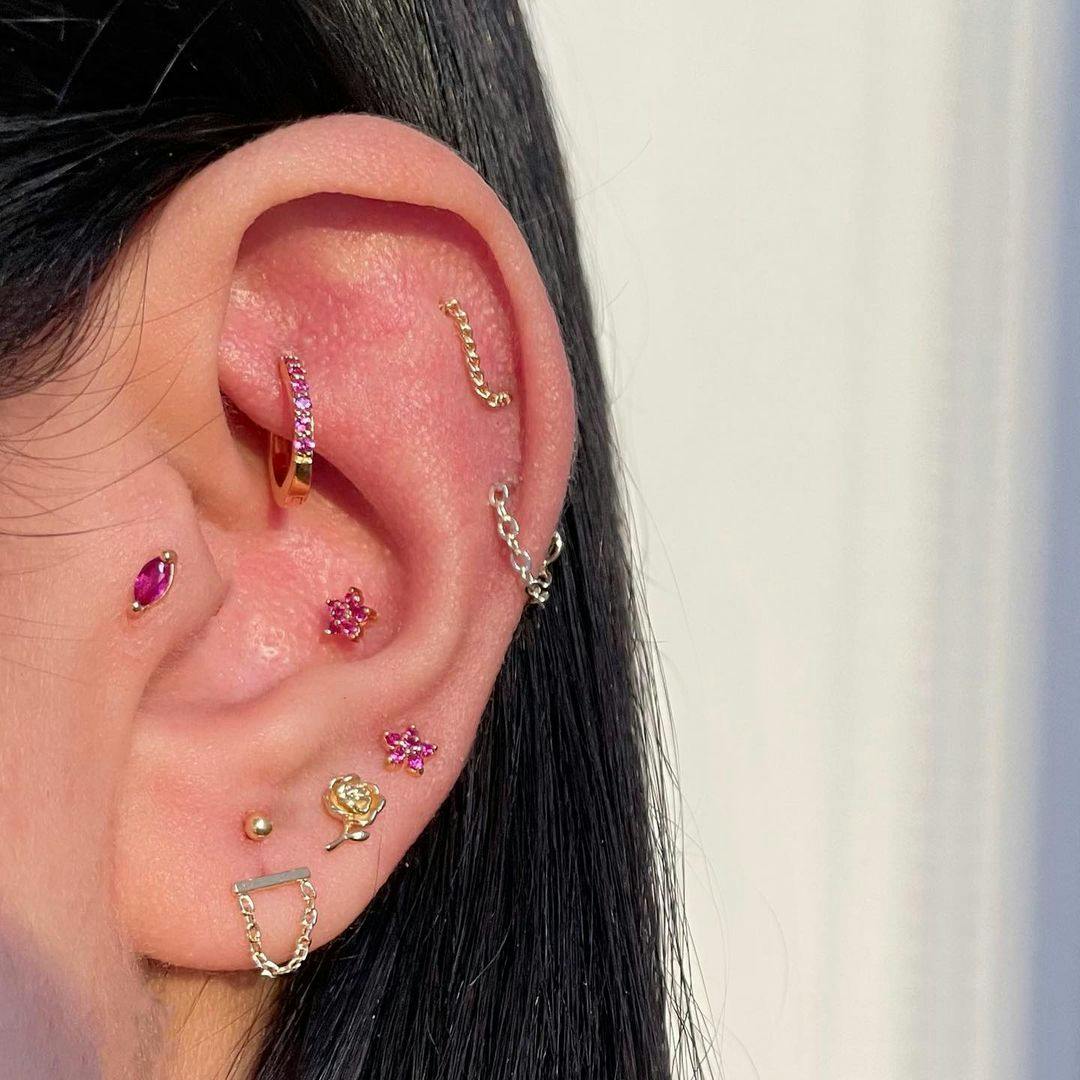 Tragus Piercing + Forward Helix Piercing 🤠 em 2023