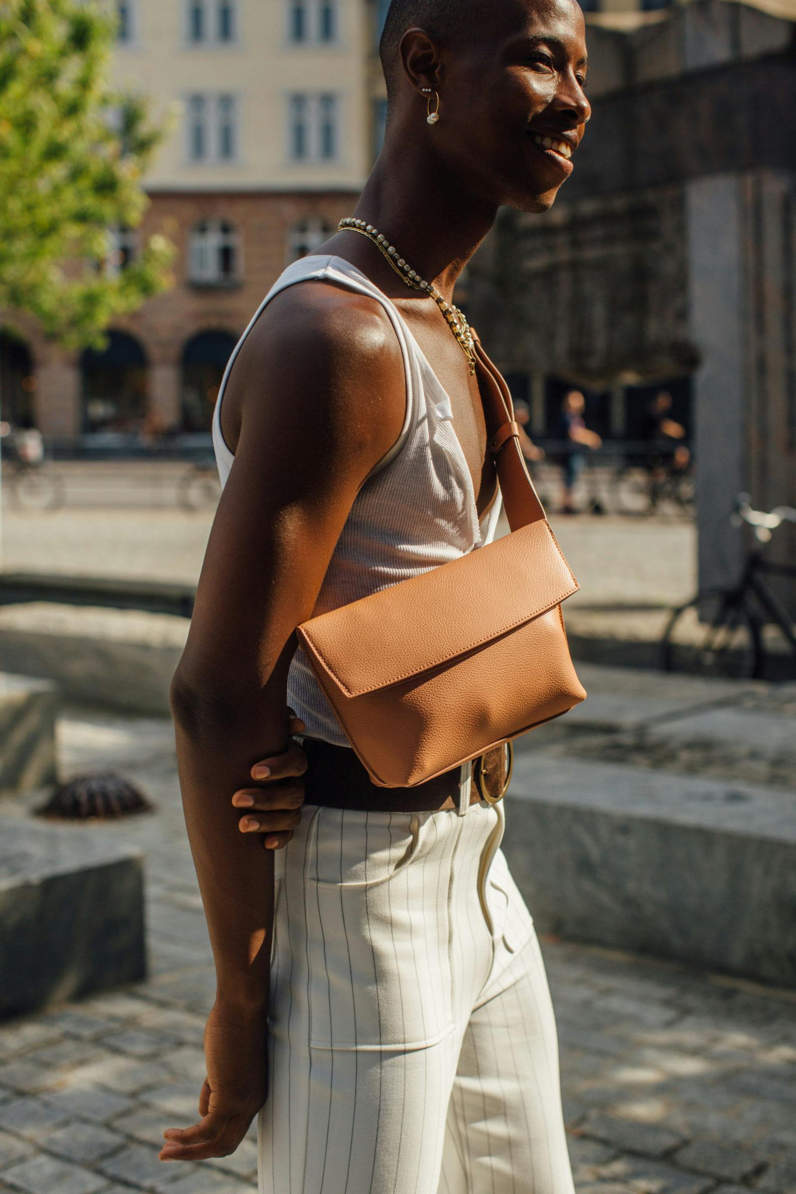 How to Style Crossbody Bags — Bella Hadid Utilitarian Messenger Bag