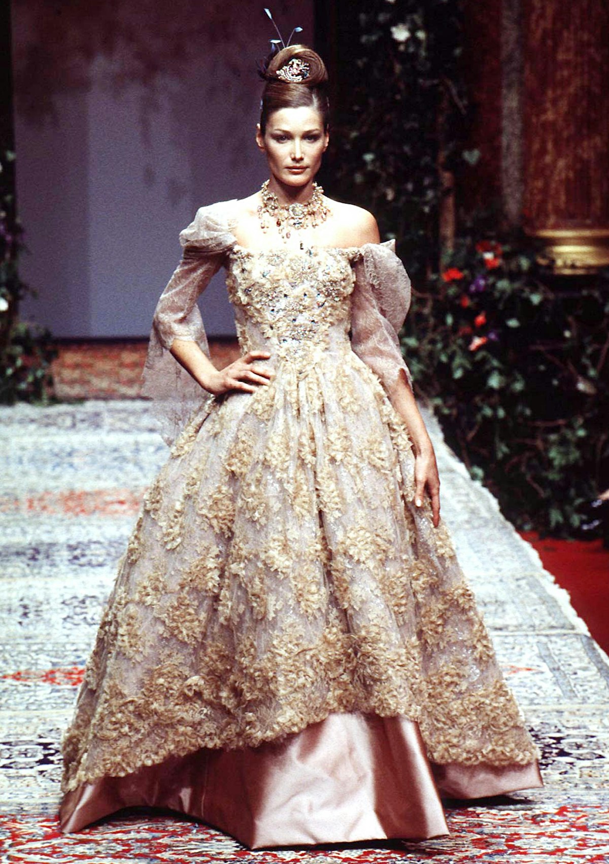 Carla Bruni's Best Runway Moments  Carla Bruni Young 90s