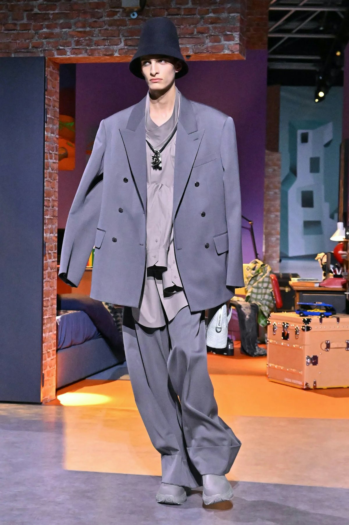 LOUIS VUITTON Men, Luxury & contemporary fashion