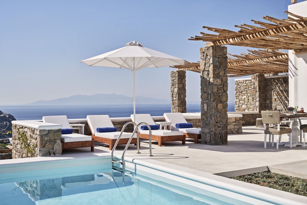 The Insider’s Guide to Mykonos and Santorini