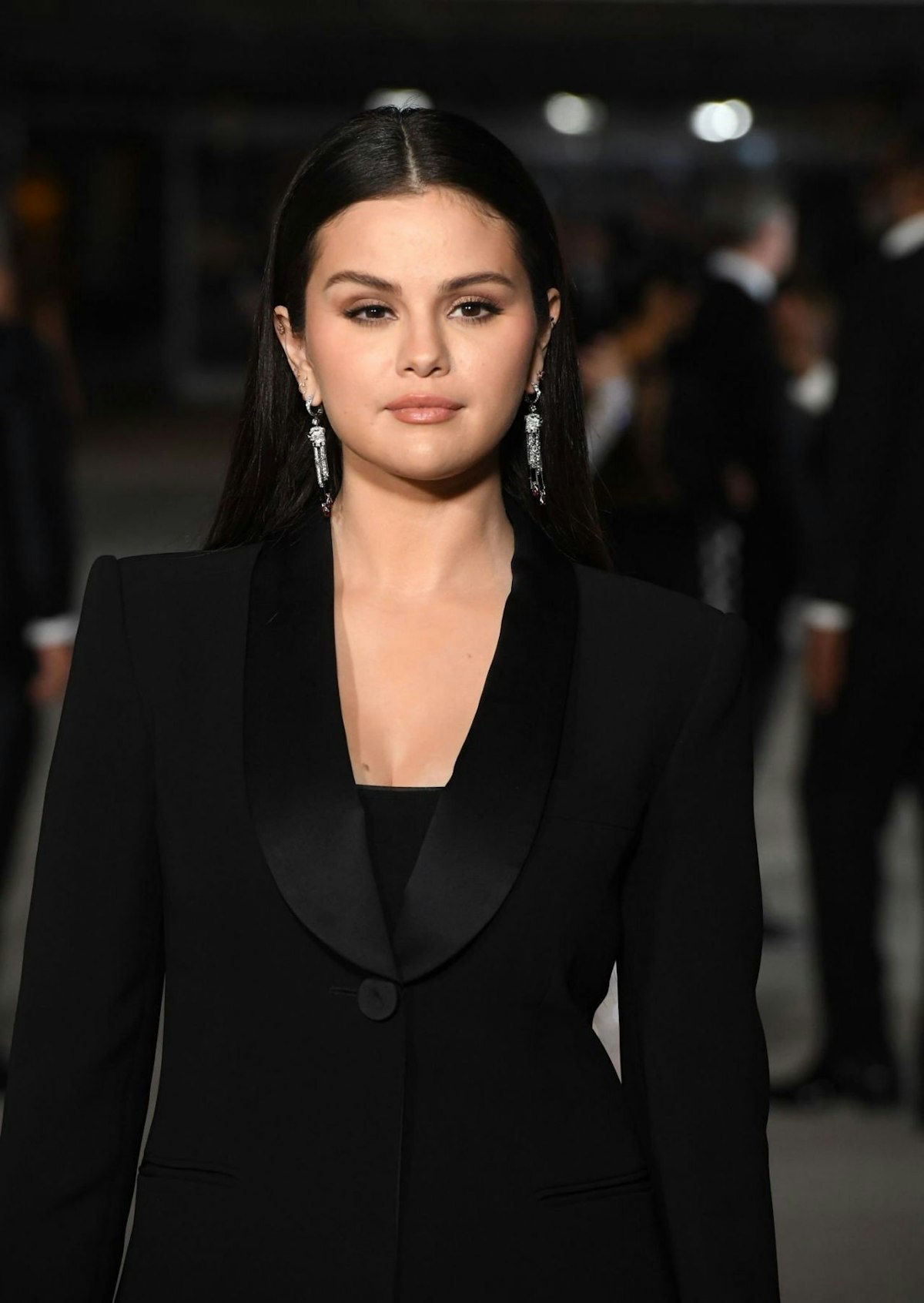 Is Selena Gomez Playing Linda Ronstadt in Rumored Biopic? We Investigate(04)