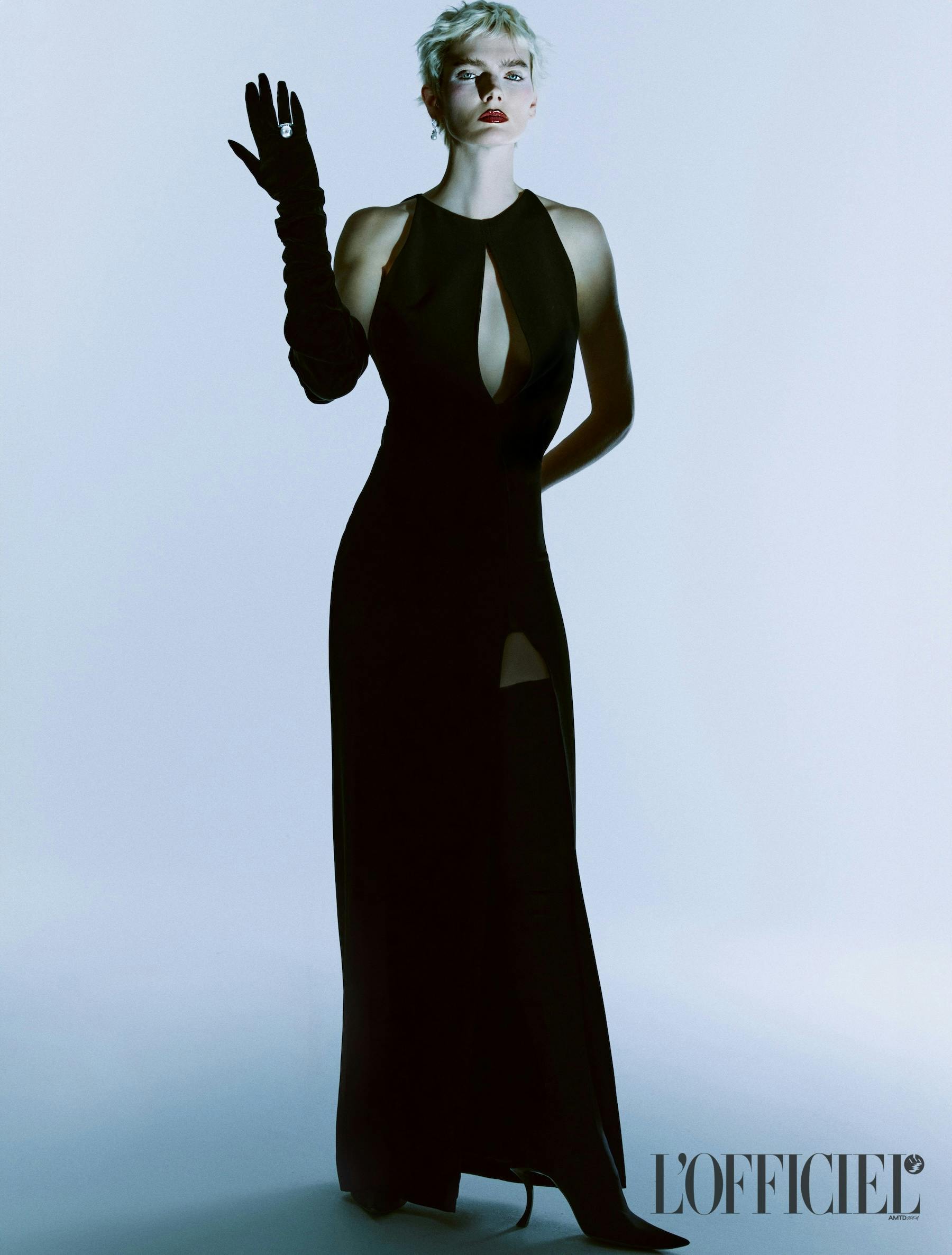 8 Chic Black Graduation Dresses to Walk the Stage in Unique Style