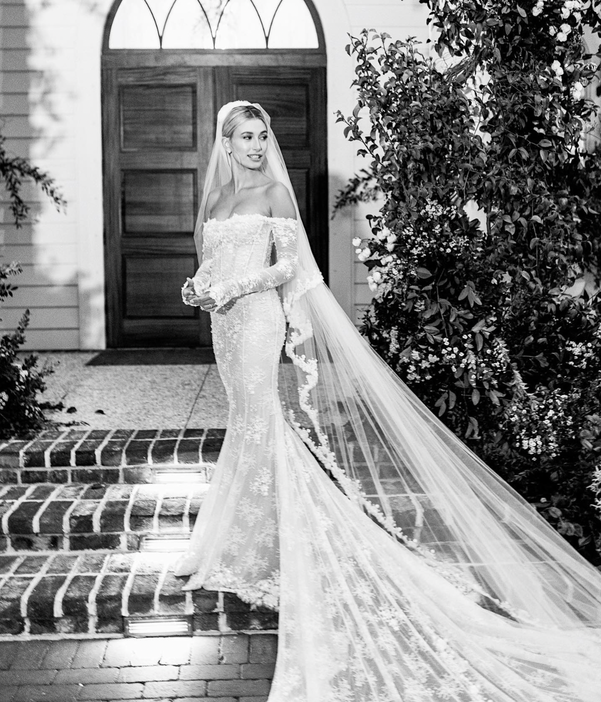 Long Sleeve Wedding Dresses for the Elegant Bride — Oscar de la Renta ...