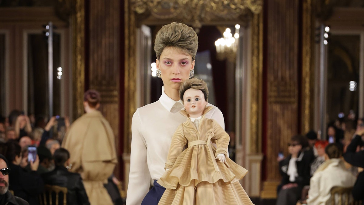 See Viktor & Rolf's A.I.-Inspired Haute Couture Spring/Summer 2025 ...