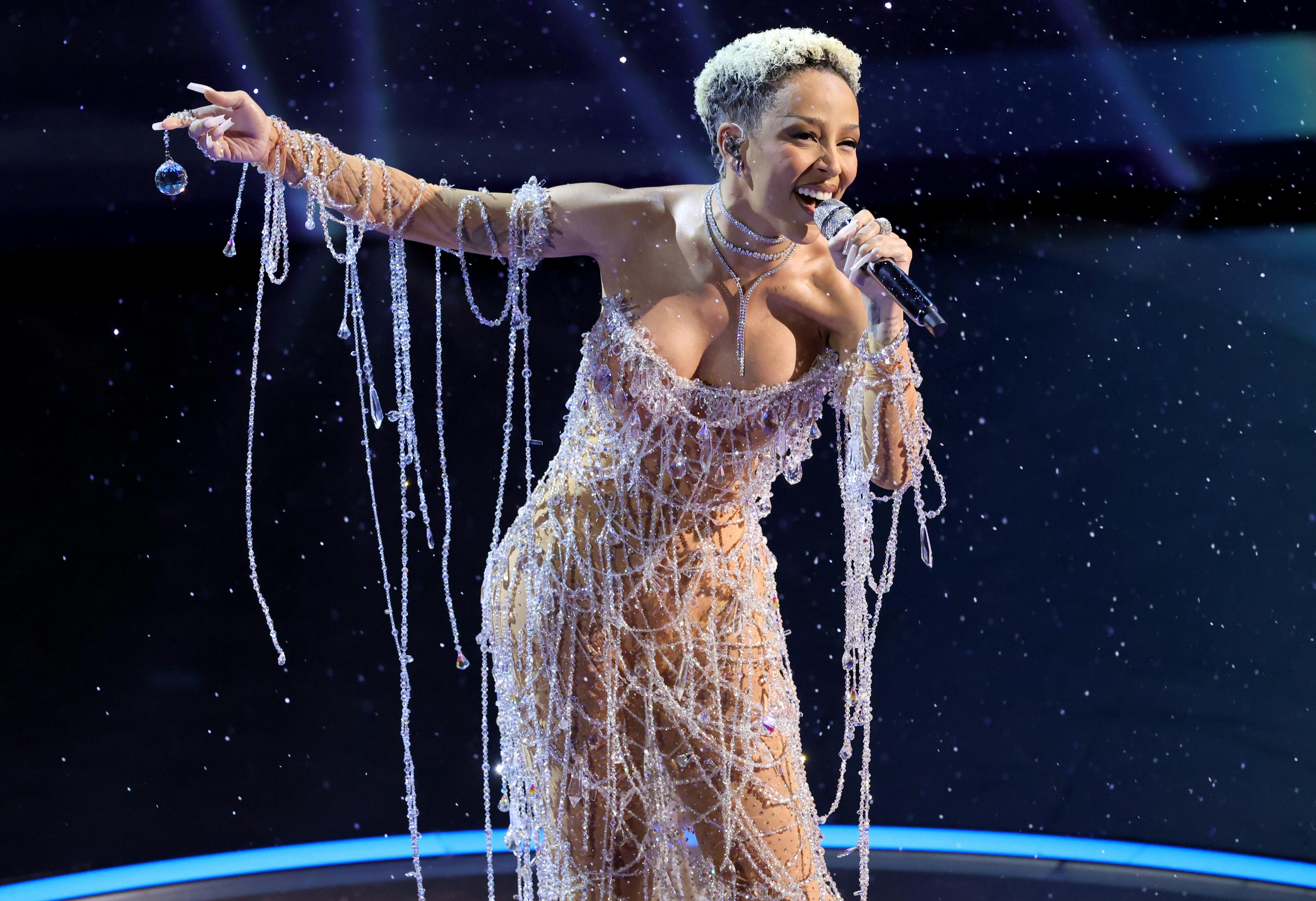 doja blue dress Still not over this #DojaCat performance at #WangoTango , #iheartradio