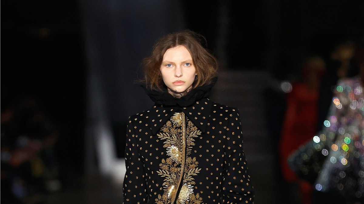 Alexander McQueen Fall/Winter 2025 Paris Fashion Week — free download