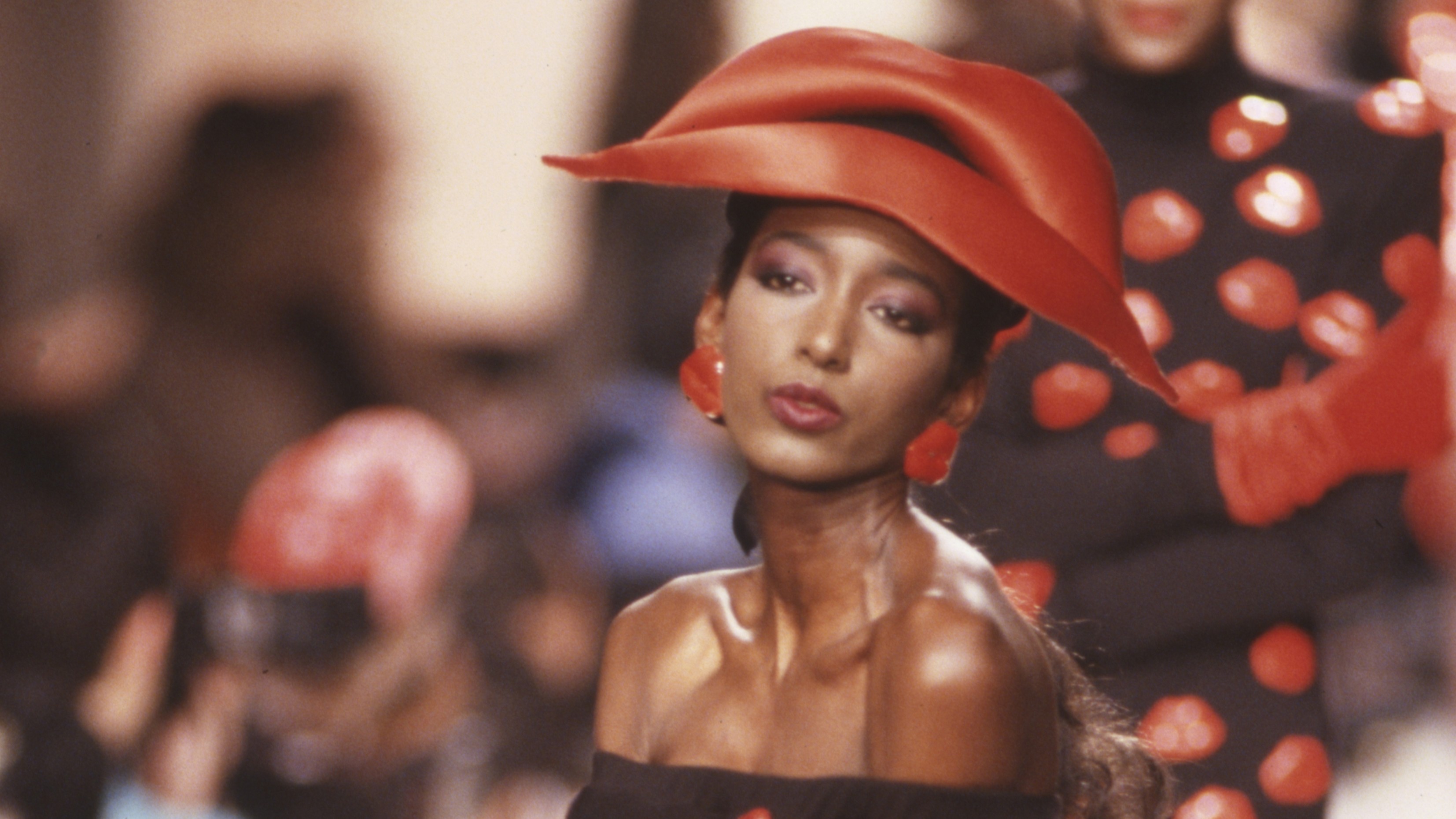 L'HISTOIRE: Patrick Kelly's Sophisticated, Yet Provocative Fall/Winter 1989 Show