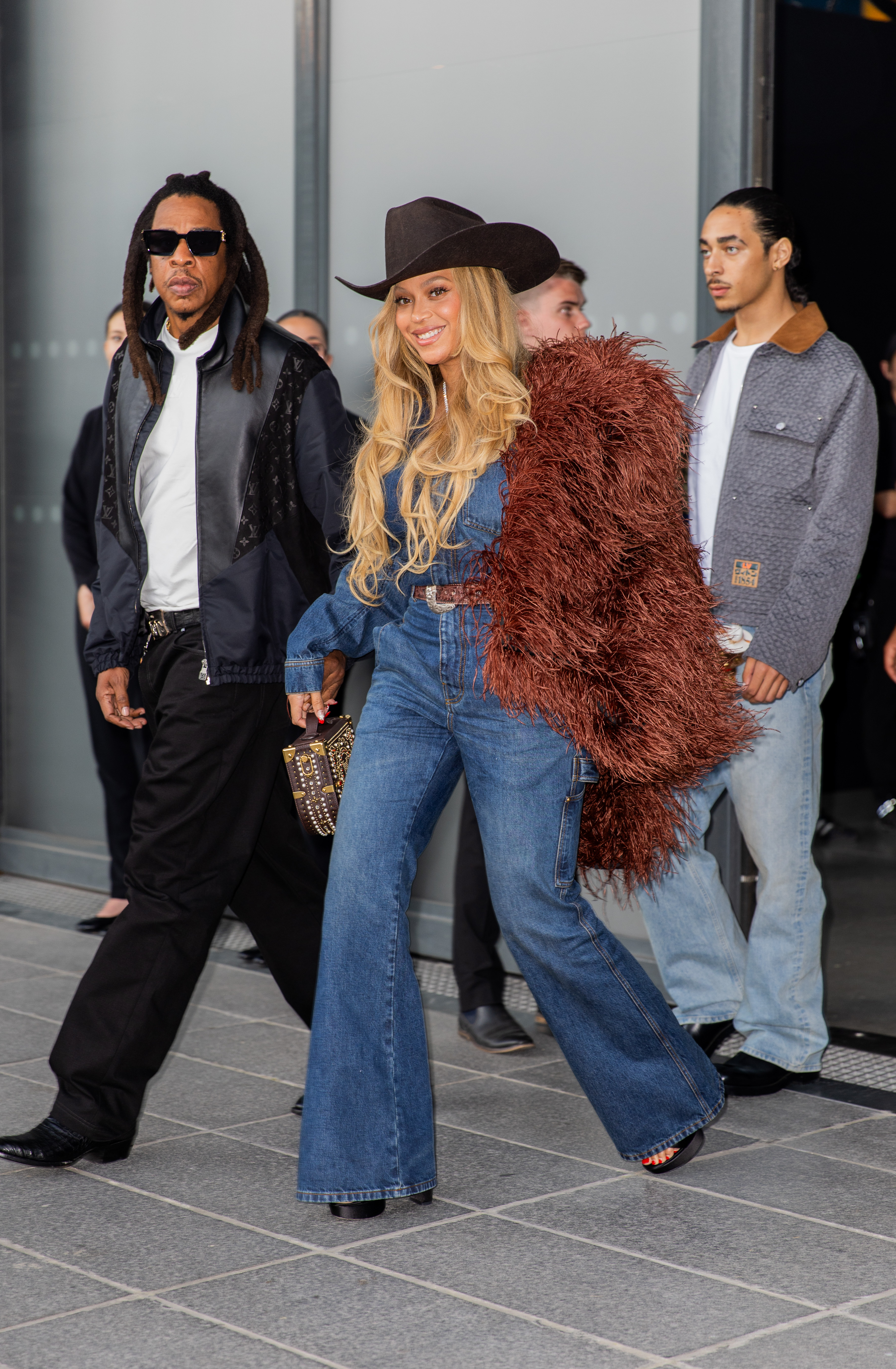 Beyoncé and Jay-Z Join the Louis Vuitton Men’s Show Hand-in-Hand