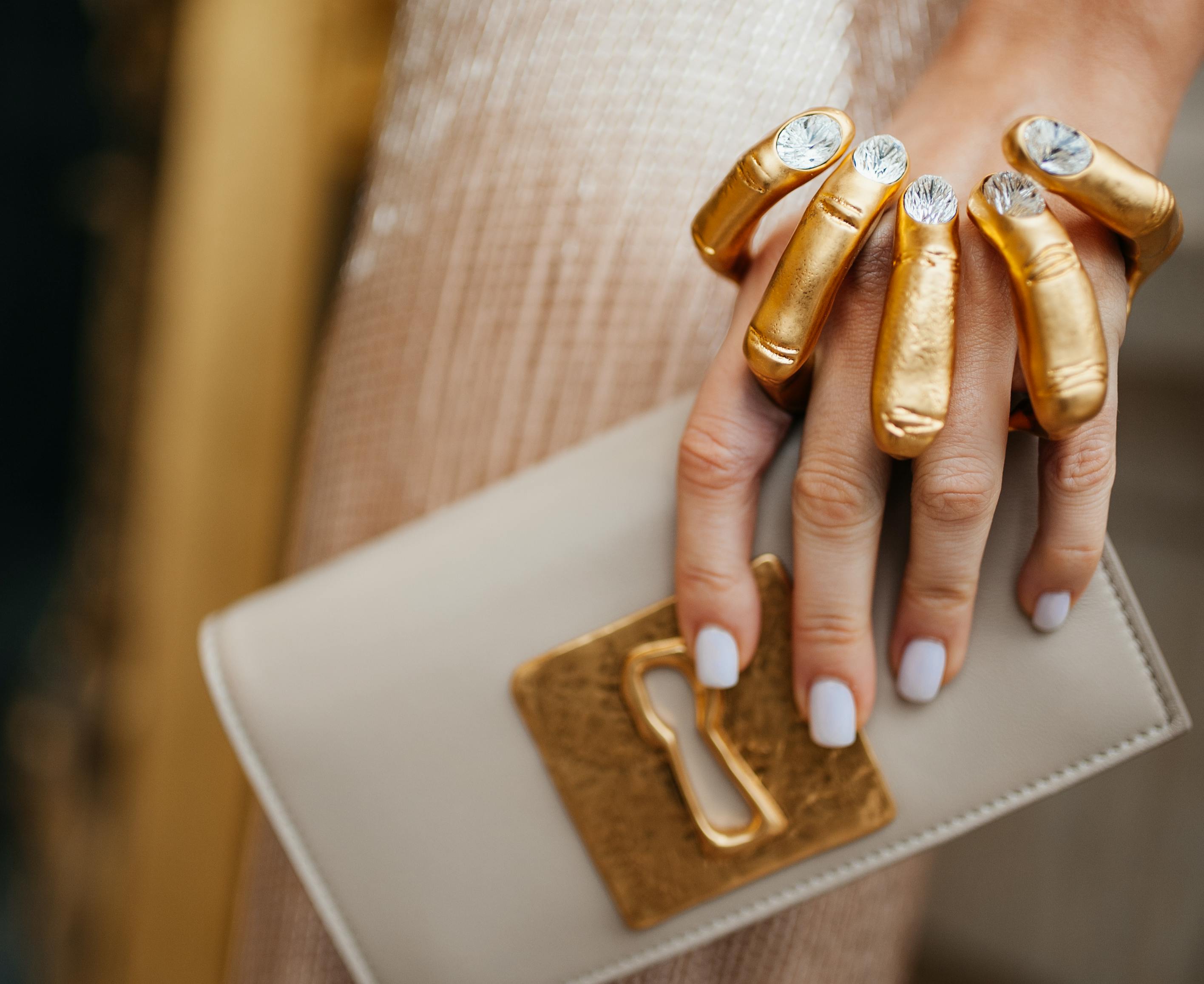 Gold Shimmery Nails That Shine in 2025