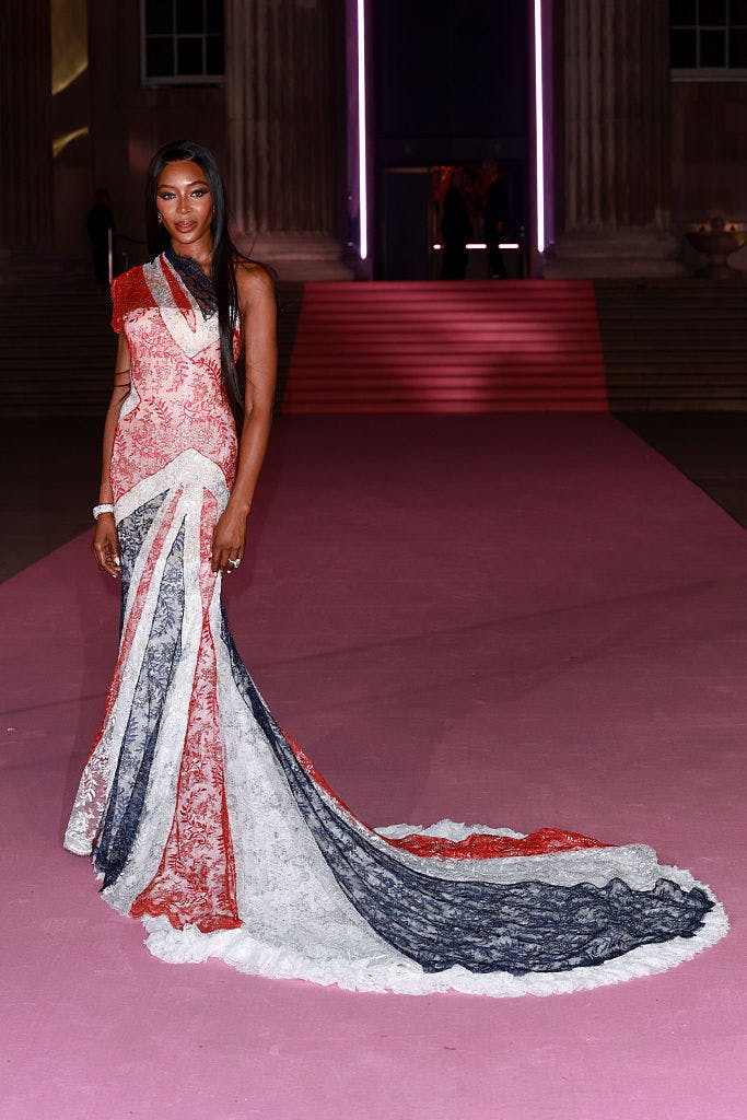 L'HISTOIRE: Naomi Campbell Wears The Iconic Union Jack Dress L'HISTOIRE: Naomi Campbell Wears The Iconic Union Jack Dress