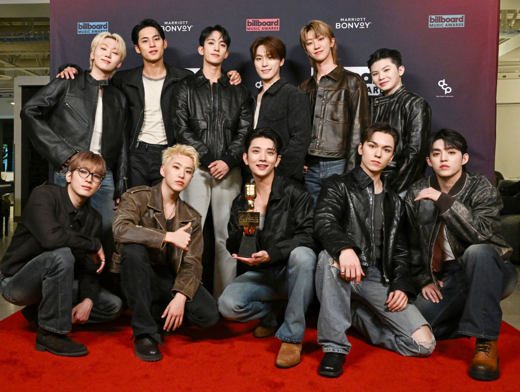 SEVENTEEN ジョンハン サノク  ひまわり Seventeen OFFICIAL | 2026 12 x 24 Inch (Hanging) Monthly Square