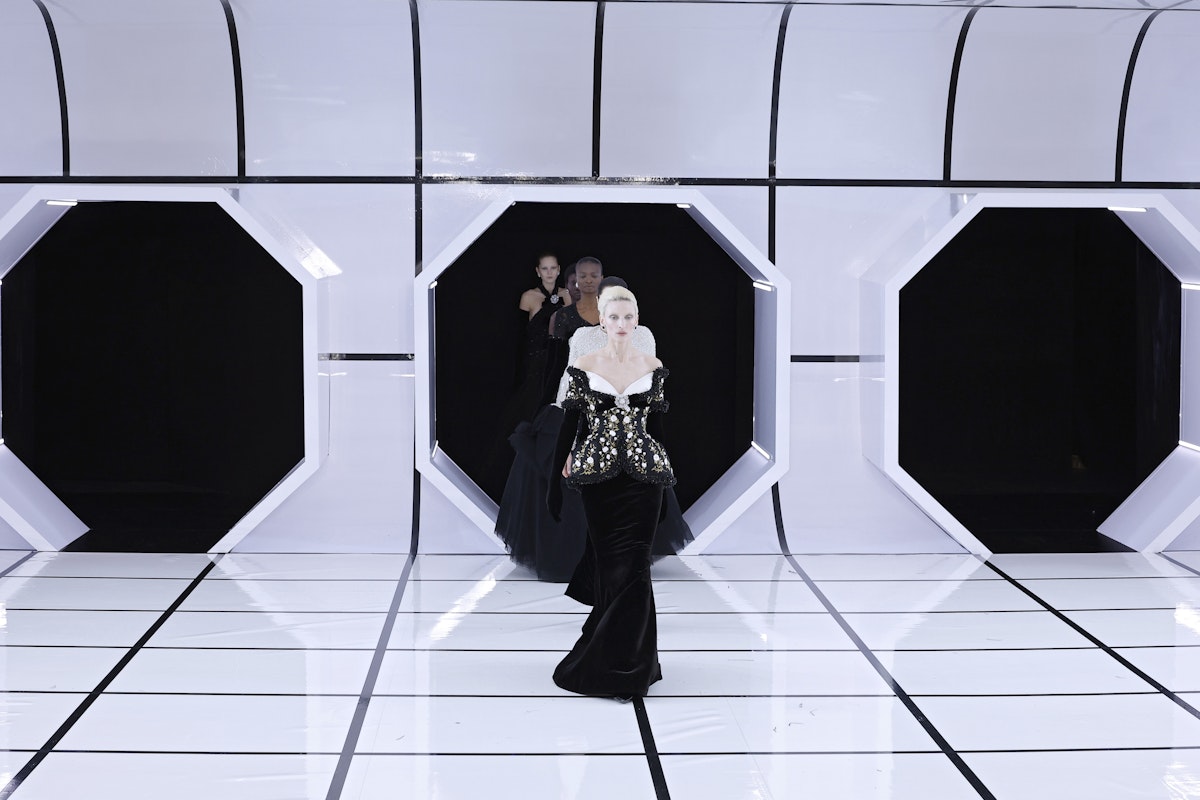 At Richard Quinn, the Hourglass Reigns Supreme