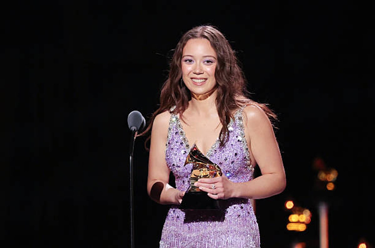 Laufey's "Madwoman" Music Video Is a '70s Superstar Dream