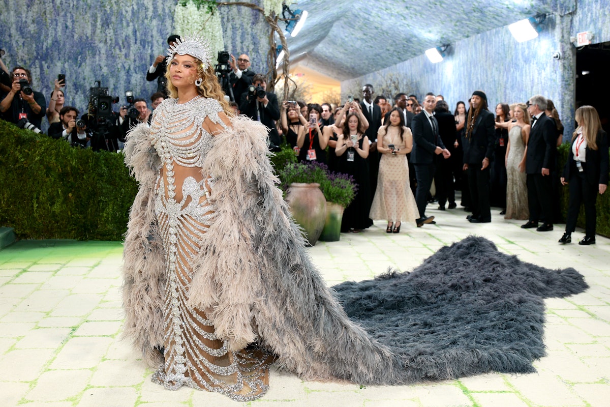 Beyoncé Closes the 2026 Met Gala in a Dazzling Skeleton Gown With a ...
