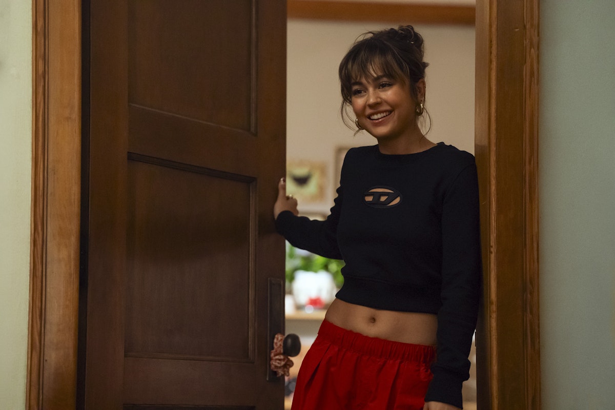 The Real-Life Relationships of the Off Campus Cast&ndash;Mika Abdalla Jake Short