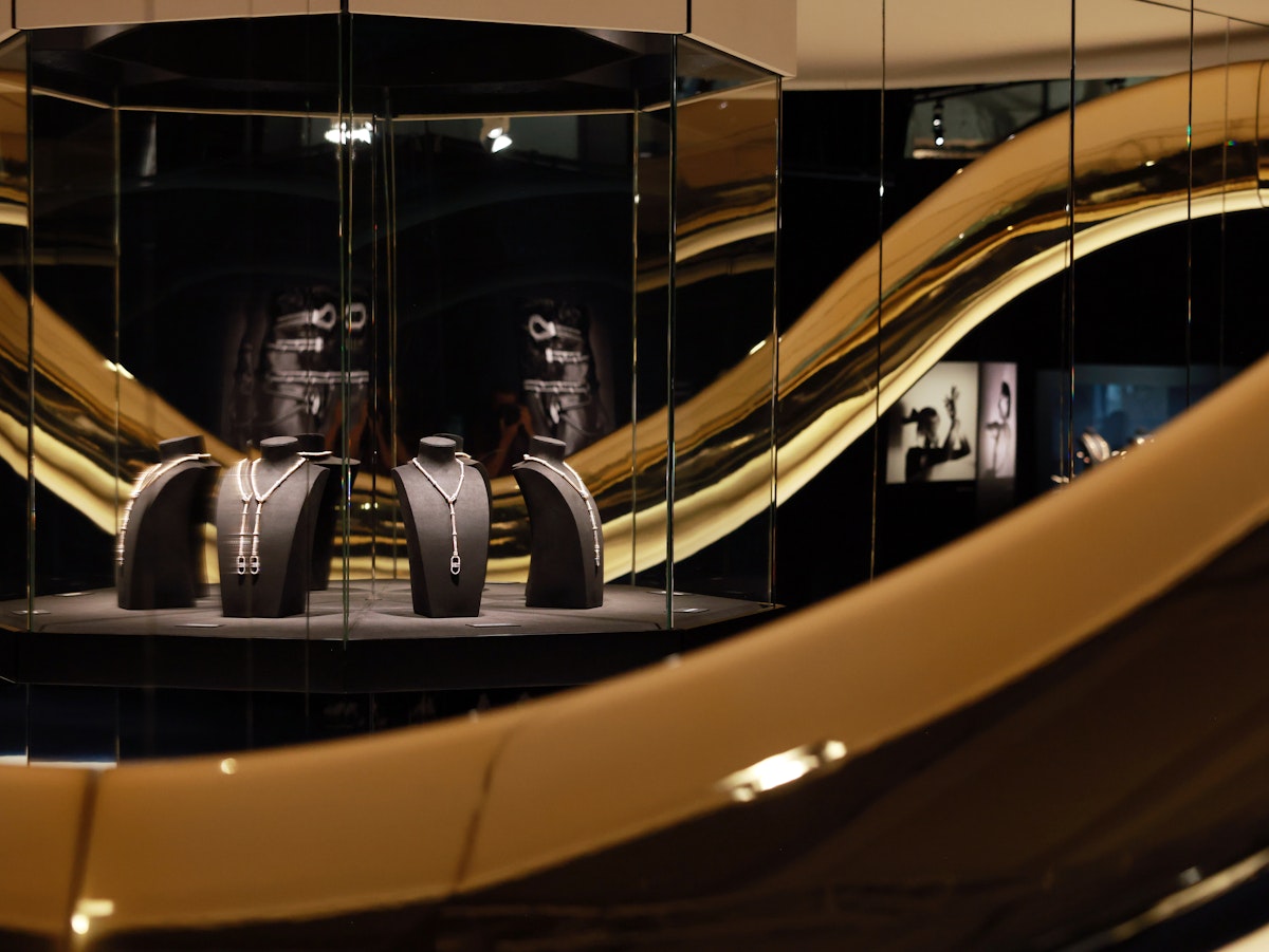 Pomellato Honors Its Heritage With A Brand New Exhibition in Paris